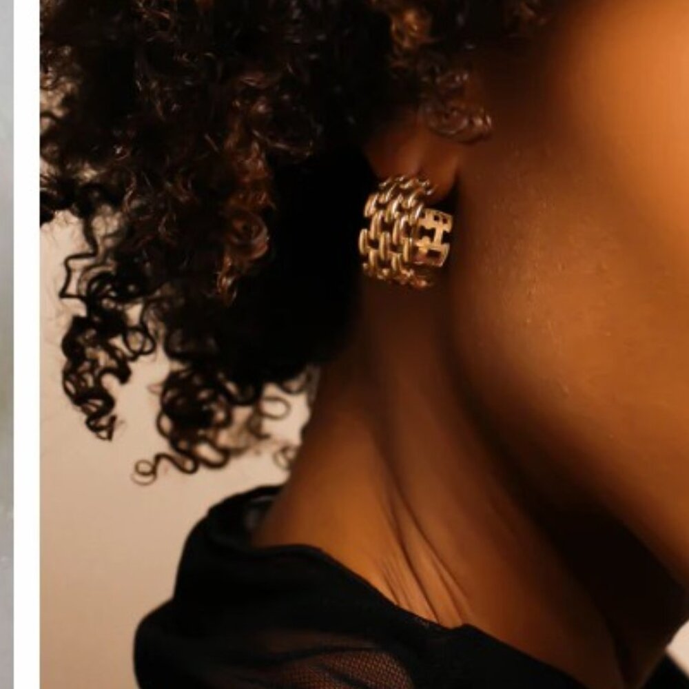 NWT Emma & Chloe Paris pale gold creole hoop earrings